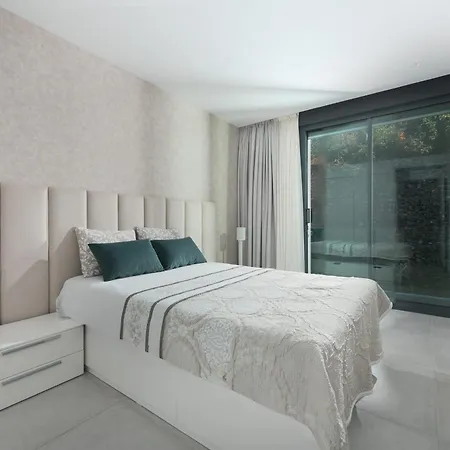 Amazing Penthouse In With Private Pool Apartment *