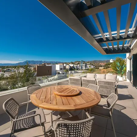 Amazing Penthouse In With Private Pool Apartment *
